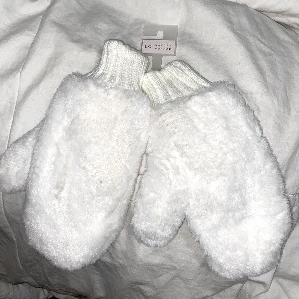 Lauren Conrad White Mittens